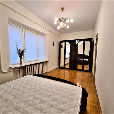 82-Avenue Apartment Csernyivci Kültér fotó